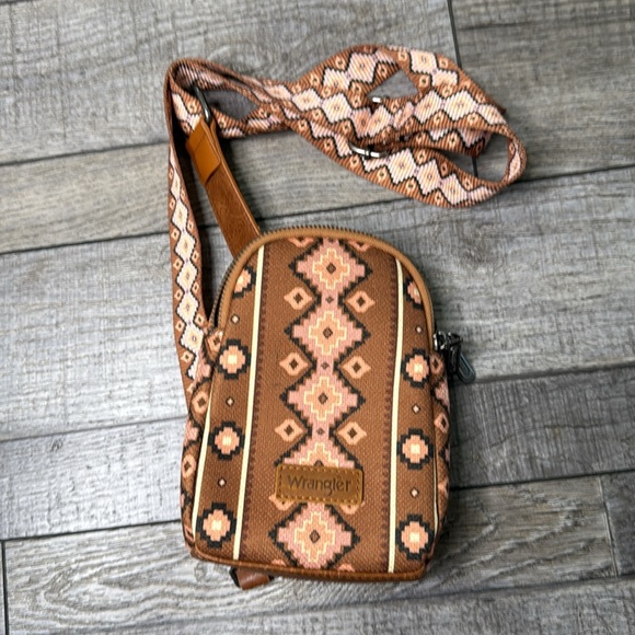 Wrangler Tan and Pink Patterned Crossbody Bag - Picture 2 of 7